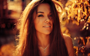 обоя девушки, - лица,  портреты, шатенка, лицо, ветки, осень