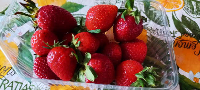 Обои картинки фото еда, клубника,  земляника