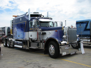 Картинка автомобили peterbilt