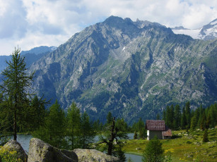 Картинка природа горы деревья вода камни дом