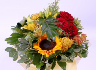 Картинка цветы букеты композиции лилии листья подсолнух розы