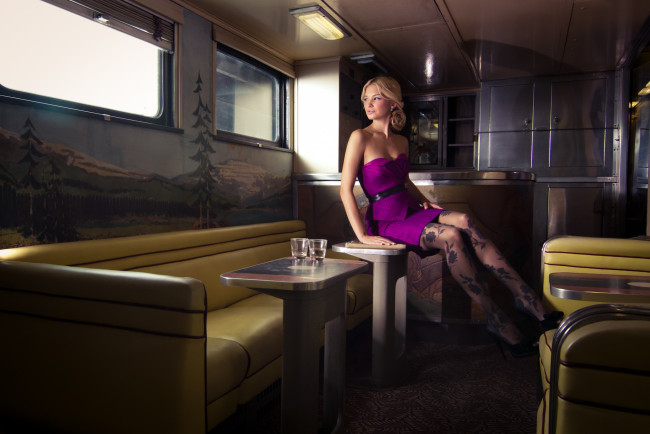 Обои картинки фото Franziska Facella, девушки, колготки, туфли