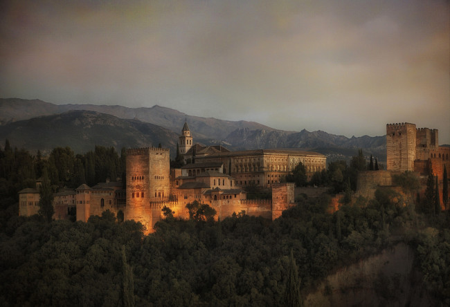 Обои картинки фото гранада, испания, города, дворцы, замки, крепости, мощный, величественный, крепость