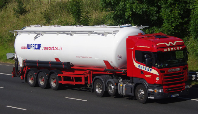 Обои картинки фото scania r440, автомобили, scania , выставка, улица, тягач, седельный, грузовик, тяжелый