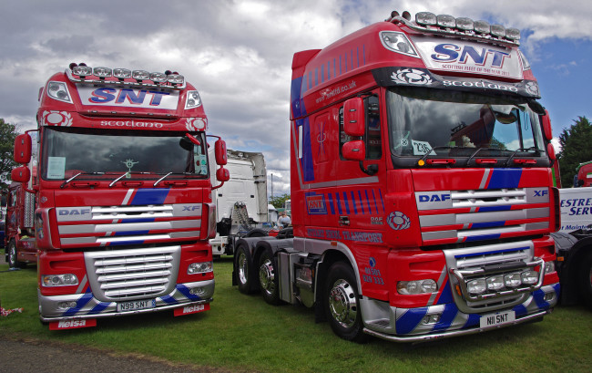 Обои картинки фото daf xf, автомобили, daf , выставка, улица, тягач, седельный, тяжелый, грузовик