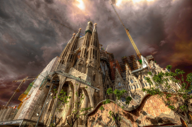 Обои картинки фото barcelona - sagrada familia, города, барселона , испания, высотное, здание