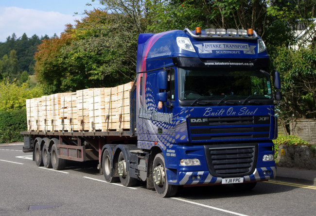 Обои картинки фото daf xf, автомобили, daf , выставка, улица, грузовик, тягач, тяжелый, седельный