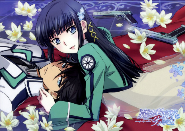 Обои картинки фото аниме, mahouka koukou no rettousei, мужчина, тацуя, шиба, mahouka, koukou, no, rettousei, брат, пистолеты, оружие, девушка, цветы, сестра