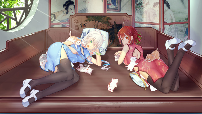 Обои картинки фото аниме, животные,  существа, подушка, кошки, фон, взгляд, девушки