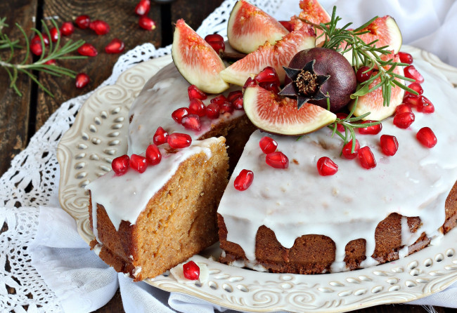 Обои картинки фото еда, пироги, пирог, глазурь, гранат, инжир