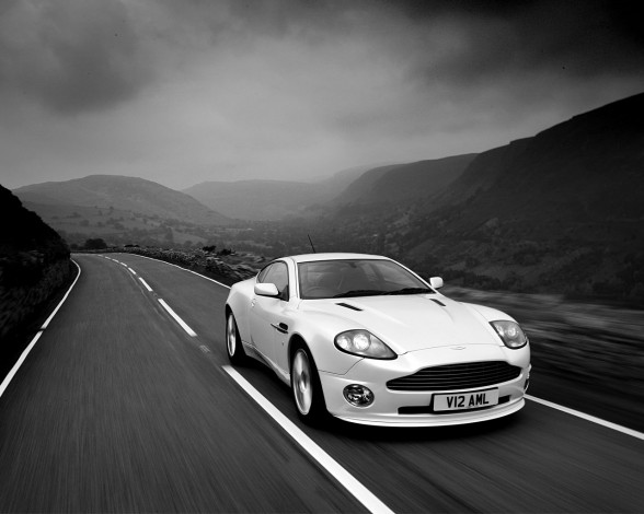 Обои картинки фото aston, martin, vanquish, автомобили