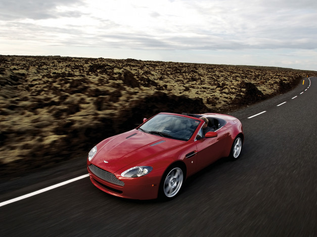 Обои картинки фото 2007, aston, martin, v8, vantage, roadster, автомобили