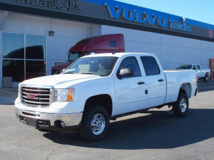 Картинка автомобили выставки уличные фото