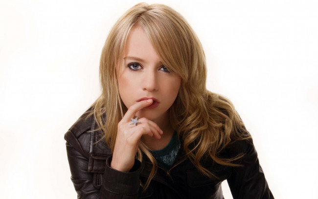 Обои картинки фото Alex Johnson, девушки, , , кольцо-звезда, кожаная, куртка