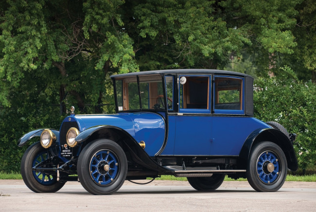 Обои картинки фото автомобили, классика, дорога, автомобиль, деревья