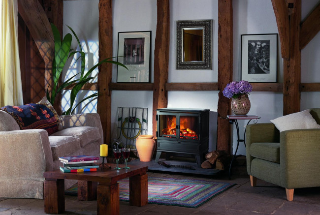 Обои картинки фото интерьер, гостиная, картина, букет, ваза, кресло, камин