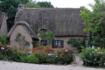 Картинка village kerhinet франция города здания дома дом цветы