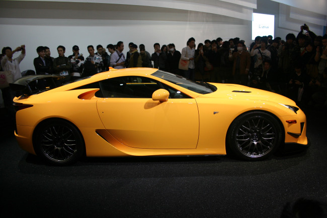 Обои картинки фото lexus, автомобили, выставки, уличные, фото, скорость, красота, автомобиль, стиль