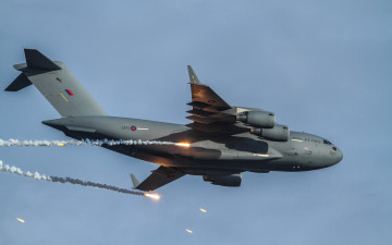 Картинка boeing 17 globemaster iii авиация военно транспортные самолёты c-17 полет ракетницы