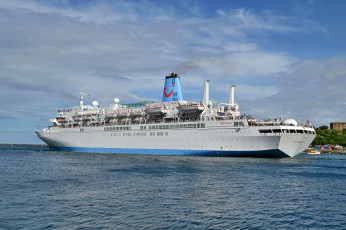 Картинка thomson+spirit корабли лайнеры круиз лайнер гавань