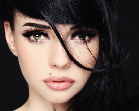 Обои картинки фото девушки, -unsort , лица,  портреты, брюнетка, лицо, родинка