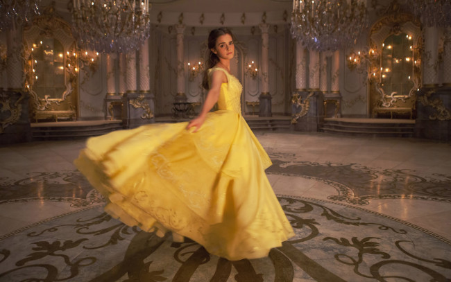 Обои картинки фото кино фильмы, beauty and the beast, beauty, and, the, beast, dress, movie, yellow, emma, watson, cinema, film, disney, fairy, tale
