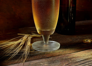 Картинка еда напитки +пиво бокал пиво ячмень колос