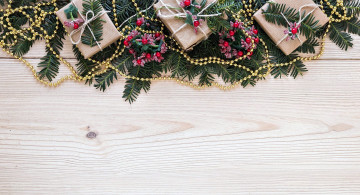 Картинка праздничные подарки+и+коробочки подарки коробки бусы