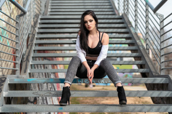 Картинка девушки -+брюнетки +шатенки luigi malanetto