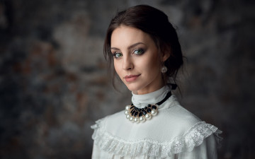 Картинка anastasiya+peredistova девушки анастасия+передистова anastasiya peredistova портрет лицо девушка модель темноволосая шатенка поза стройная сексуальная взгляд причёска флирт красотка платье белый