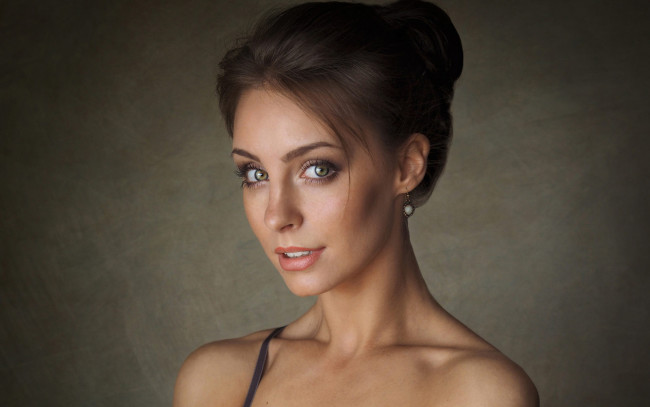 Обои картинки фото anastasiya peredistova, девушки, анастасия передистова, anastasiya, peredistova, шатенка, портрет, лицо, девушка, модель, поза, стройная, сексуальная, взгляд, причёска, флирт, красотка