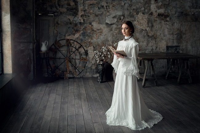 Обои картинки фото anastasiya peredistova, девушки, анастасия передистова, anastasiya, peredistova, девушка, модель, темноволосая, шатенка, поза, стройная, сексуальная, взгляд, причёска, флирт, красотка, платье, белый