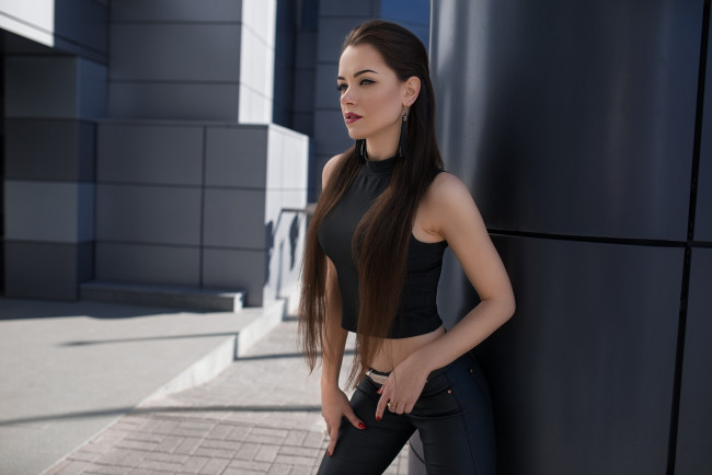 Обои картинки фото девушки, екатерина кононова, джинсы, топ, екатерина, кононова