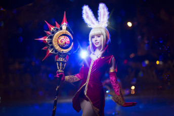 Картинка девушки -+креатив +косплей девушка фон взгляд улыбка униформа alyona