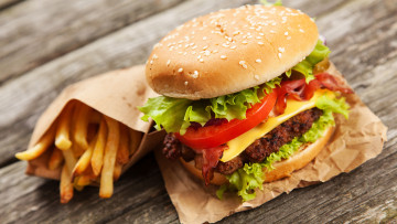 Картинка еда бутерброды +гамбургеры +канапе гамбургер салат бекон помидор картофель фри