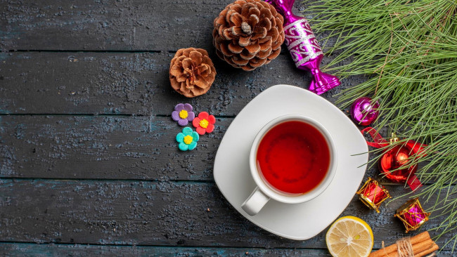 Обои картинки фото еда, напитки,  чай, шишки, блокнот, чай, лимон, корица