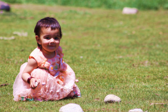 Картинка разное дети девочка платье лужайка