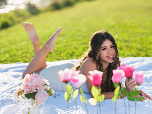 Картинка девушки -+брюнетки +шатенки девушка