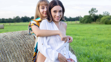 Картинка девушки -+группа+девушек arete yeva