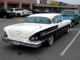 Картинка автомобили выставки уличные фото