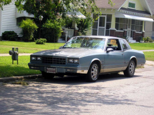 Картинка автомобили выставки уличные фото