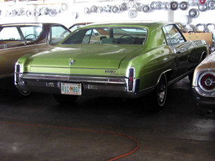 Картинка автомобили выставки уличные фото