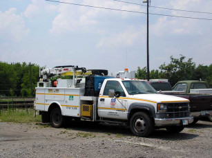 Картинка автомобили выставки уличные фото