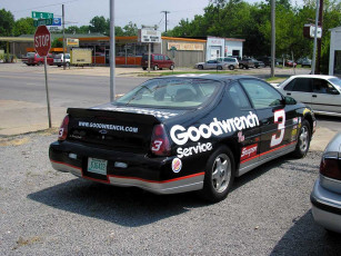 Картинка автомобили выставки уличные фото