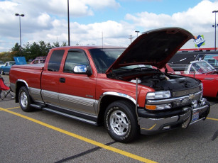 Картинка автомобили выставки уличные фото