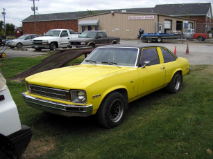 Картинка автомобили выставки уличные фото