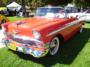 Картинка автомобили выставки уличные фото