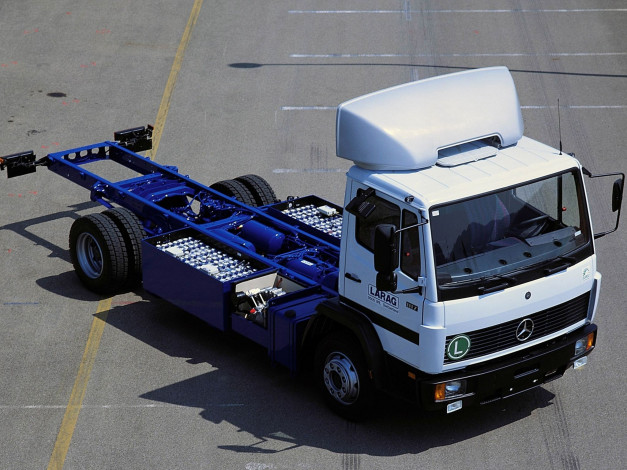 Обои картинки фото автомобили, mercedes, trucks