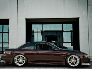 Картинка автомобили nissan datsun