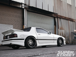 Картинка автомобили mazda